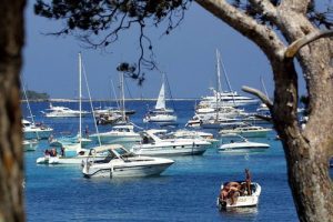 boat gardiennage cannes antibes french riviera maintenance